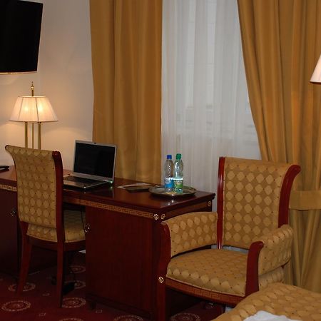 Hotel Holiday Park Warsaw Bilik gambar