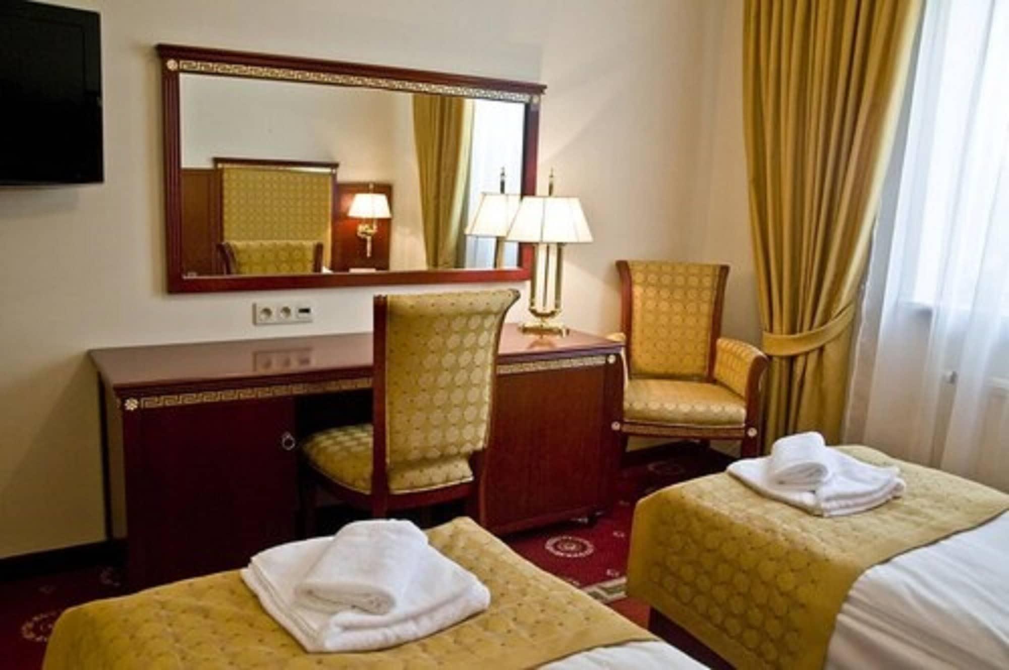 Hotel Holiday Park Warsaw Luaran gambar