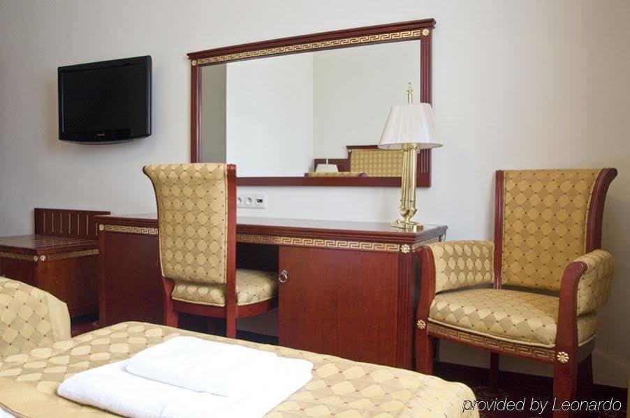 Hotel Holiday Park Warsaw Bilik gambar